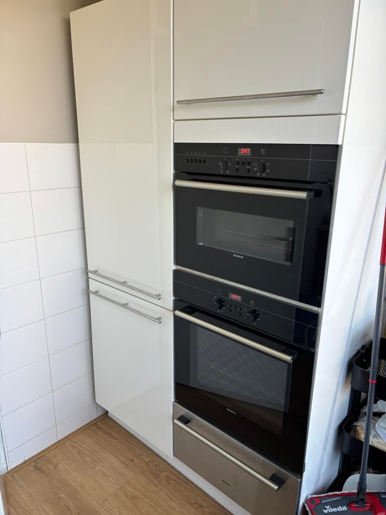 Keukenblok met oven, magnetron, koelkast en diepvries, Huis en Inrichting, Keuken | Complete keukens, Ophalen of Verzenden, Zo goed als nieuw