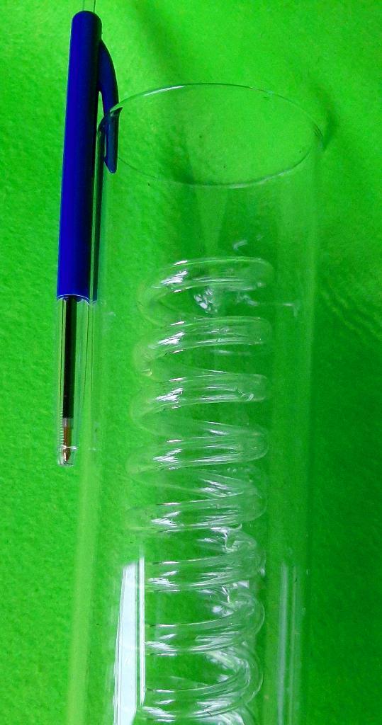 IKEA Bambus - Spiraalvaas – Design: Ehlen Johansson, Huis en Inrichting, Woonaccessoires | Vazen, Zo goed als nieuw, Overige kleuren