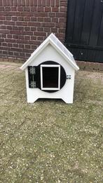 Origineel hondenhokje wit met zwarte details, Ophalen, Minder dan 65 cm, Zo goed als nieuw, Minder dan 75 cm