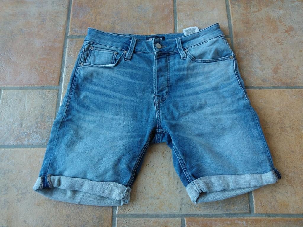 Jack Jones korte broek blauw maat xs, Kleding | Heren, Spijkerbroeken en Jeans, Blauw, W32 (confectie 46) of kleiner, Ophalen of Verzenden