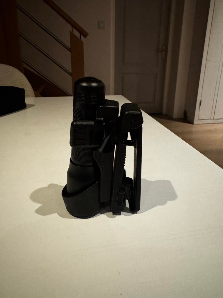 Led Lenser P7 zaklamp met holster, Ophalen of Verzenden, Gebruikt, Batterij