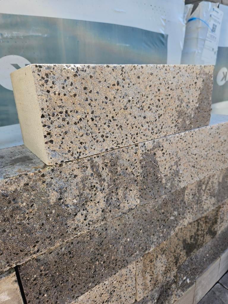 Muurelement 32x13x11splitrock grigio carmello, Ophalen, Nieuw, Beton, Klinkers