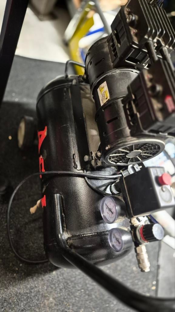 AEG Air Compressor 550 Watt, Ophalen of Verzenden
