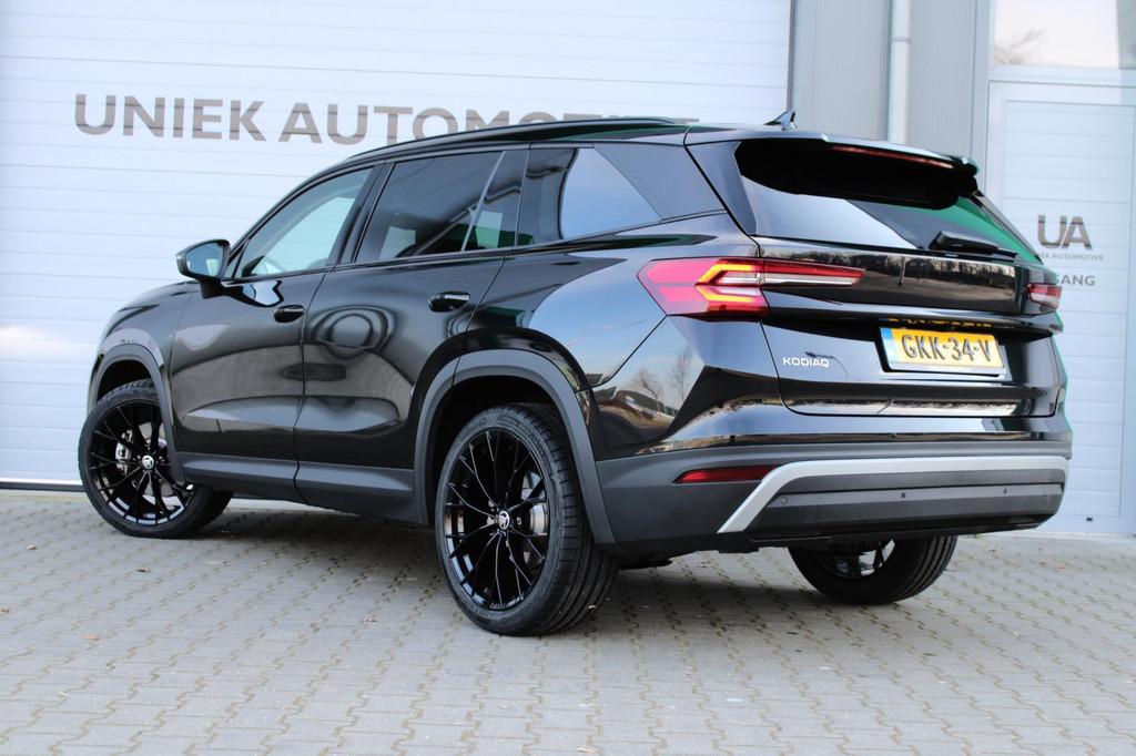 Skoda KODIAQ 1.5 TSI MHEV BUSINESS EDITION | DSG | CAMERA |2, Auto's, Stof, 4 cilinders, Zwart, Origineel Nederlands