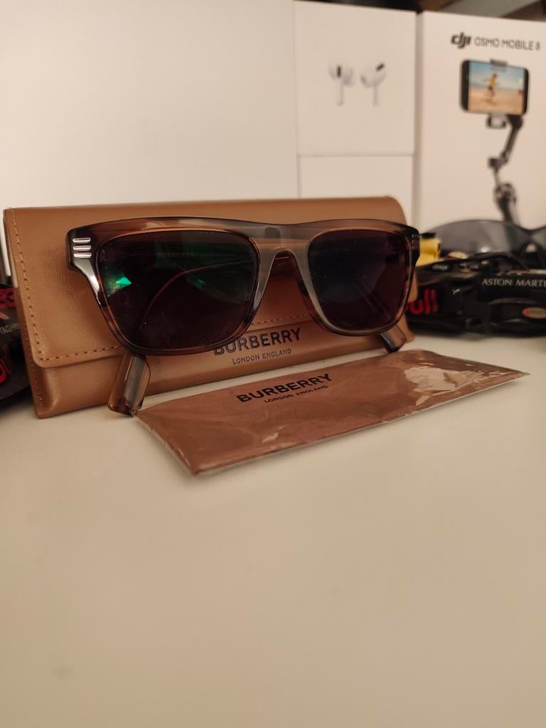 Nieuwe Burberry Zonnebril, Overige merken, Zonnebril, Bruin, Nieuw