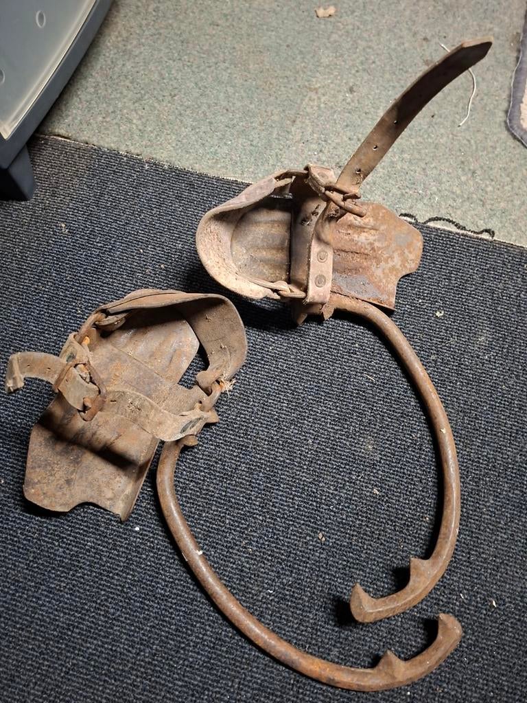 Oude ijzeren stijgijzers - Vintage klimuitrusting, Ophalen
