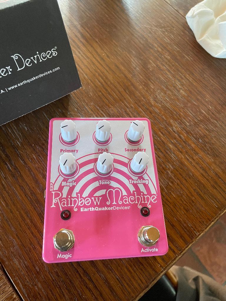 EQD Rainbow Machine – Polyphonic Pitch Shifter Pedal, Ophalen of Verzenden, Zo goed als nieuw, Multi-effect