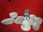AH Wedgwood Windsor Los Te Koop Nieuwe Schalen Soep Kommen, Ophalen of Verzenden, Nieuw, Wedgwood, Compleet servies