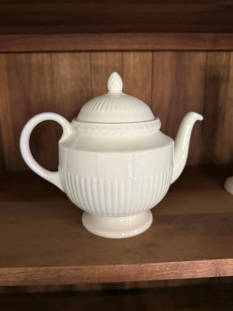 Wedgwood Edme theepot puntgaaf, Huis en Inrichting, Ophalen, Overige typen, Zo goed als nieuw, Wedgwood