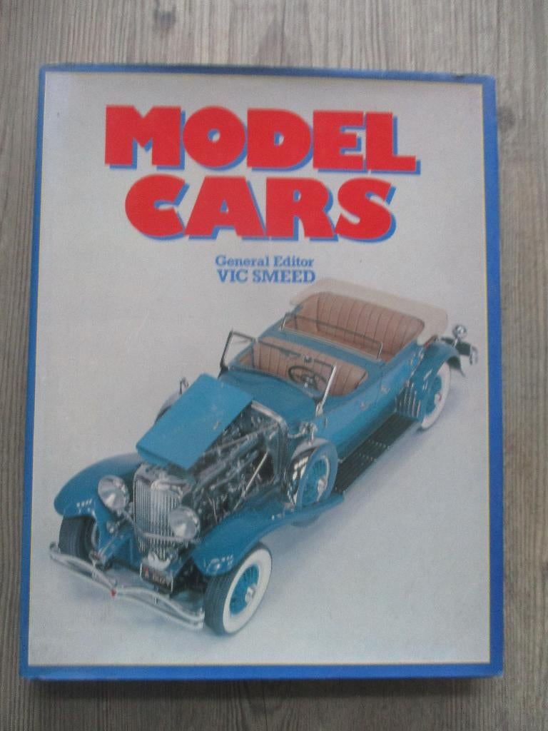 Boek: Modelcars, Ophalen of Verzenden, Zo goed als nieuw, Auto