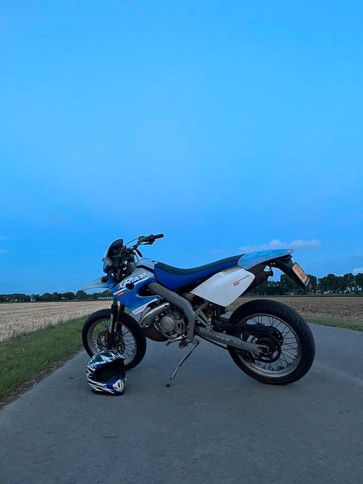 Schakelbrommer Derbi X-Race SM50 2005, Fietsen en Brommers, Brommers | Derbi, Gebruikt, Maximaal 45 km/u, Ophalen of Verzenden