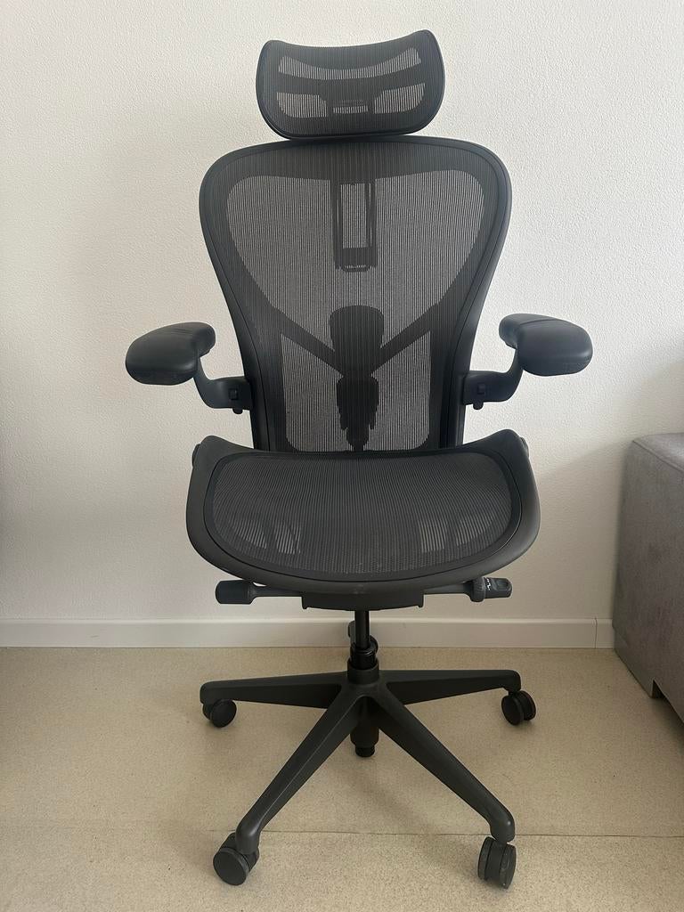 Herman Miller Aeron remastered maat C, Huis en Inrichting, Bureaustoelen, Gebruikt, Zwart, Ophalen of Verzenden, Bureaustoel
