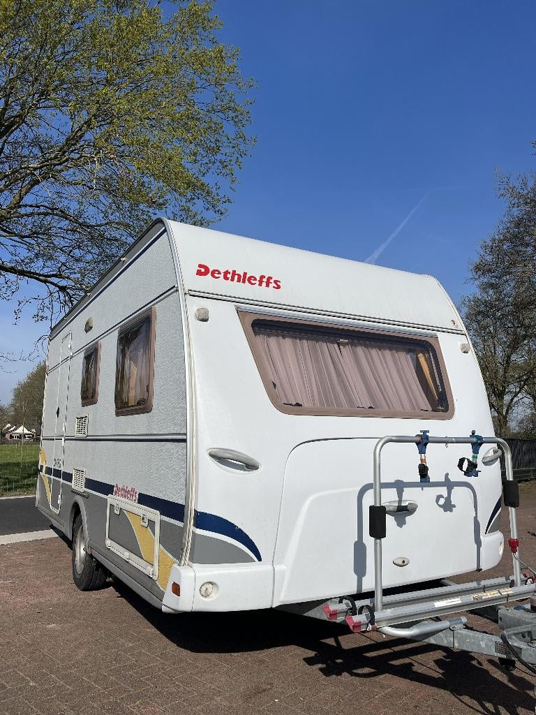 Mooie Dethleffs Camper EF2 440, Schokbreker, Vast bed, Bedrijf, Treinzit