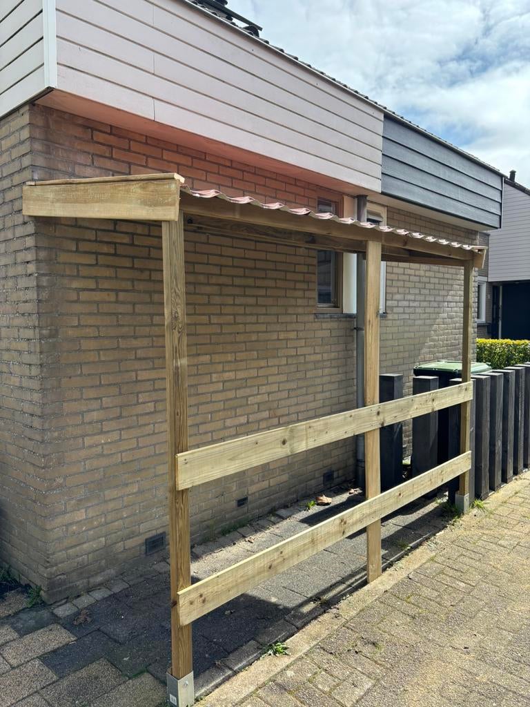 Overkapping/fietsschuurtje, Ophalen, Zo goed als nieuw