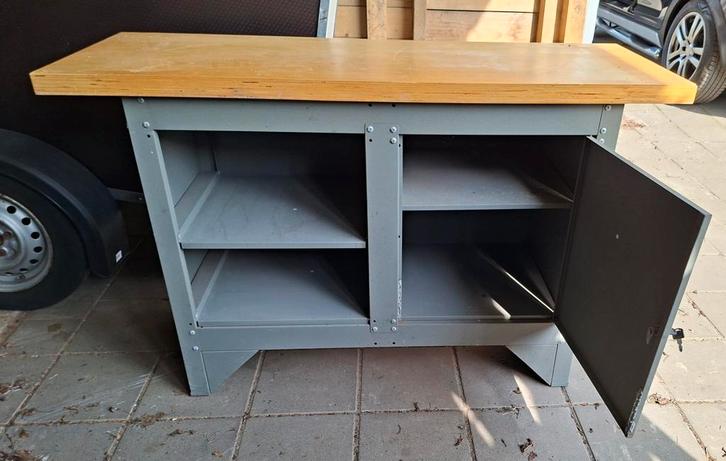 Vintage industriële werktafel met stalen onderkast, Doe-het-zelf en Verbouw, Werkbanken, Gebruikt, 120 tot 170 cm, Ophalen