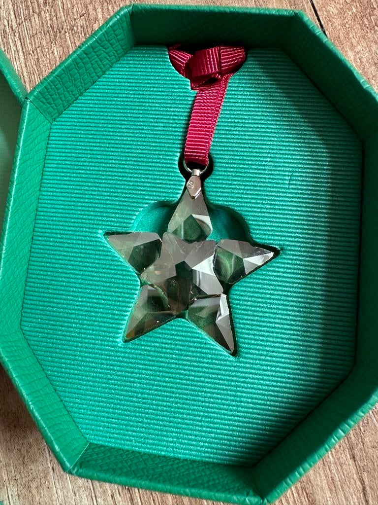 Swarovski ster ornament in doosje, Verzamelen, Swarovski, Ophalen of Verzenden, Zo goed als nieuw, Figuurtje