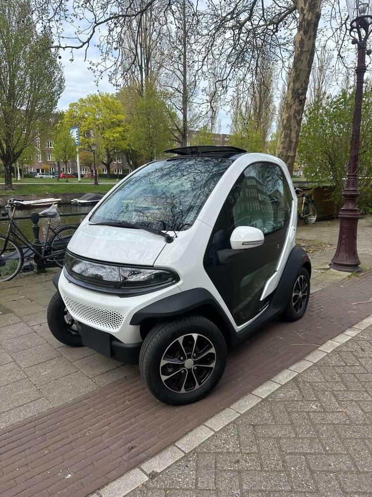 Eli Zero Plus 45km Brommobiel Citycar, Auto's, Overige Auto's, Bedrijf, Achteruitrijcamera, Bluetooth, Keyless entry, LED verlichting