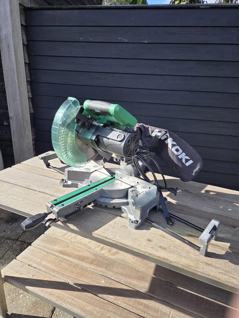 Hi Koki c8fshg afkortzaag, Doe-het-zelf en Verbouw, Gereedschap | Zaagmachines, Ophalen, Gebruikt, Afkortzaag, 30 tot 70 mm