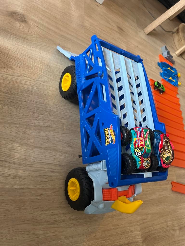 Grote Hot Wheels monstertruck transporter, Ophalen of Verzenden, Gebruikt
