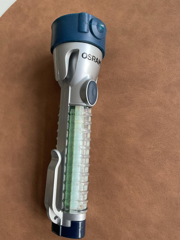 Osram auto noodlamp met gordelsnijder en ruitentikker, Ophalen, Zo goed als nieuw, Batterij