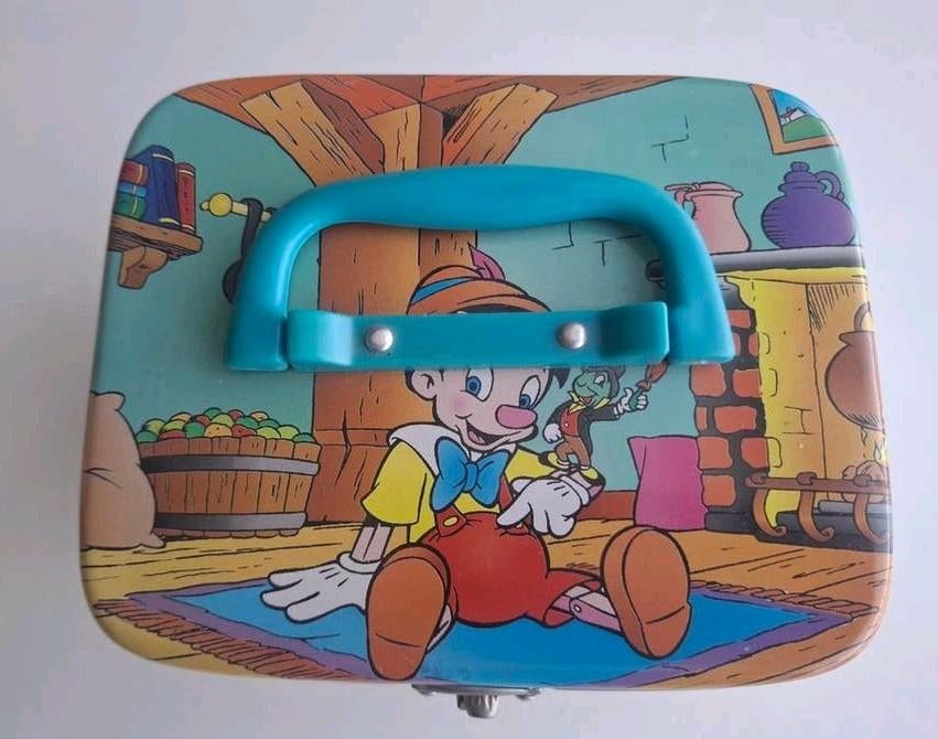 Pinokkio blikken koffer, Verzamelen, Disney, Ophalen of Verzenden, Peter Pan of Pinokkio, Zo goed als nieuw, Tas, Koffer of Zak