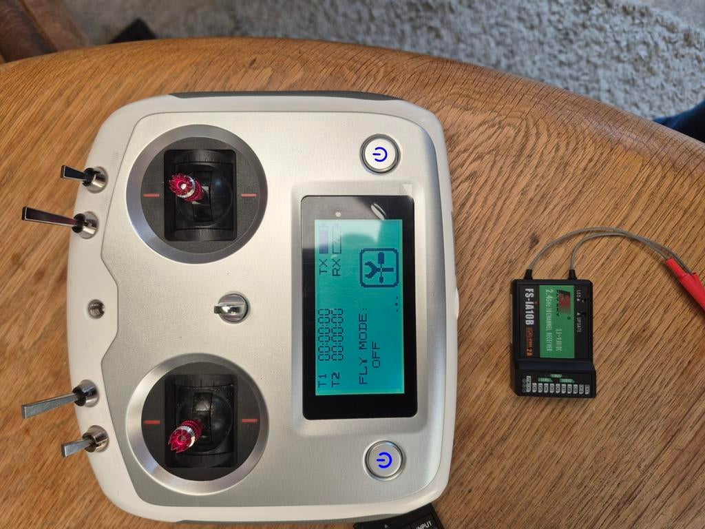 Flysky FS-i6 10-kanaals zender met ontvanger, Hobby en Vrije tijd, Modelbouw | Radiografisch | Overige, Ophalen of Verzenden