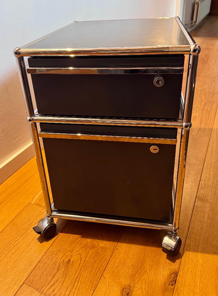 USM Haller trolley/ladeblok, anthrazit, afsluitbaar, Ophalen, Minder dan 50 cm, Gebruikt, Met lade(s)