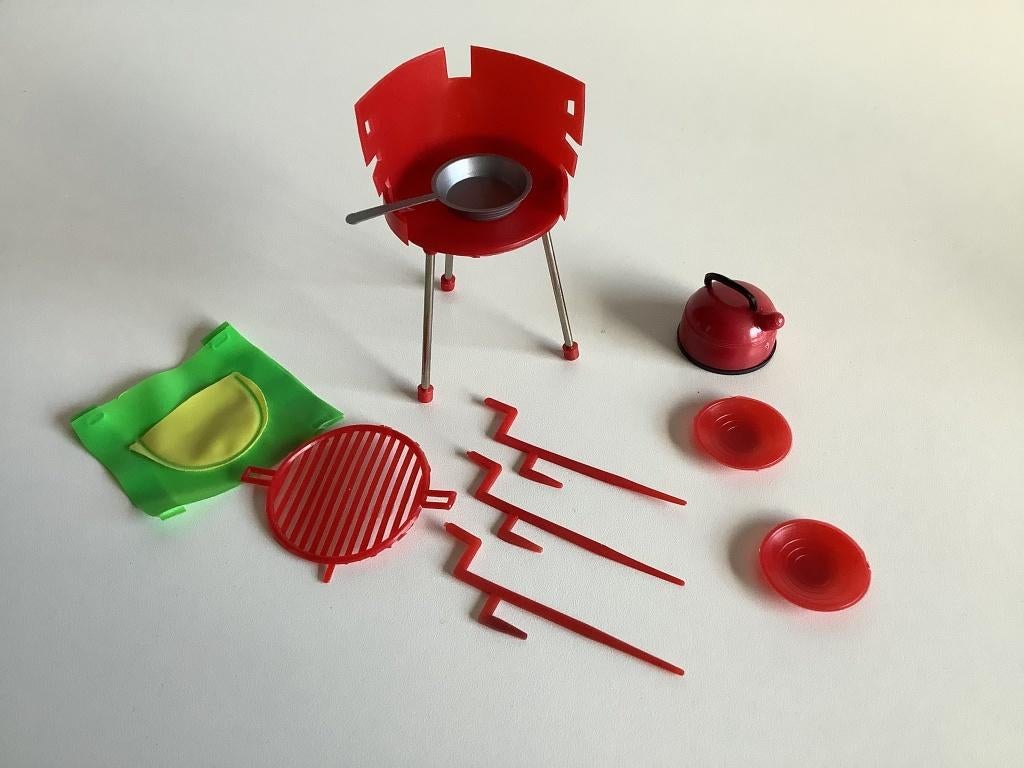vintage seventies poppenhuis barbecue set (barbie), Ophalen of Verzenden, Gebruikt, Poppenhuis
