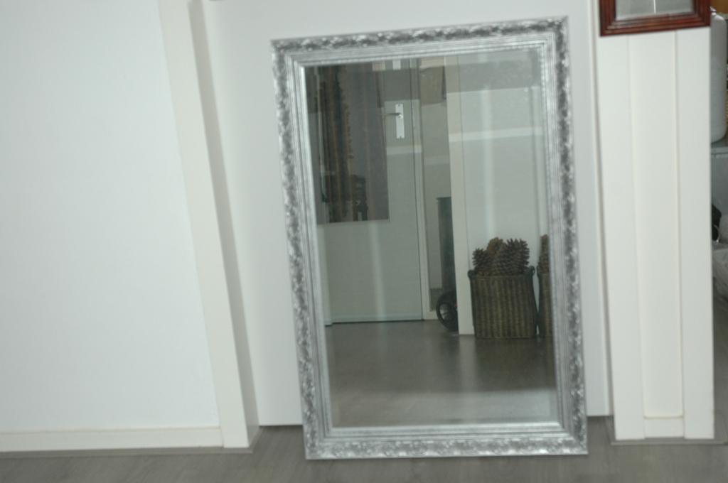 Spiegel, Huis en Inrichting, Woonaccessoires | Spiegels, Ophalen, Zo goed als nieuw, Minder dan 100 cm, Rechthoekig