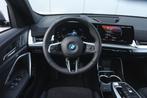 BMW iX2 eDrive20 High Executive M Sport / Panoramadak / Trek, X2, Zwart, Stoelverwarming, Nieuw