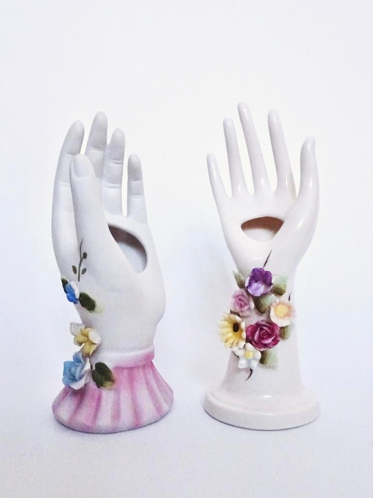 Vintage kitsch hand handjes vaas vazen porselein bloem wit, Antiek en Kunst, Antiek | Porselein, Ophalen