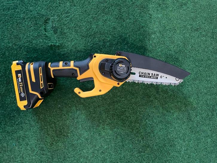 Nieuwe elektrische kettingzaag met 2 accu’s, Tuin en Terras, Hand-tuingereedschap, Nieuw, Ophalen of Verzenden