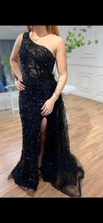 Prachtige avond jurk met veren, Kleding | Dames, Gelegenheidskleding, Maat 38/40 (M), Galajurk, Zwart, Ophalen of Verzenden