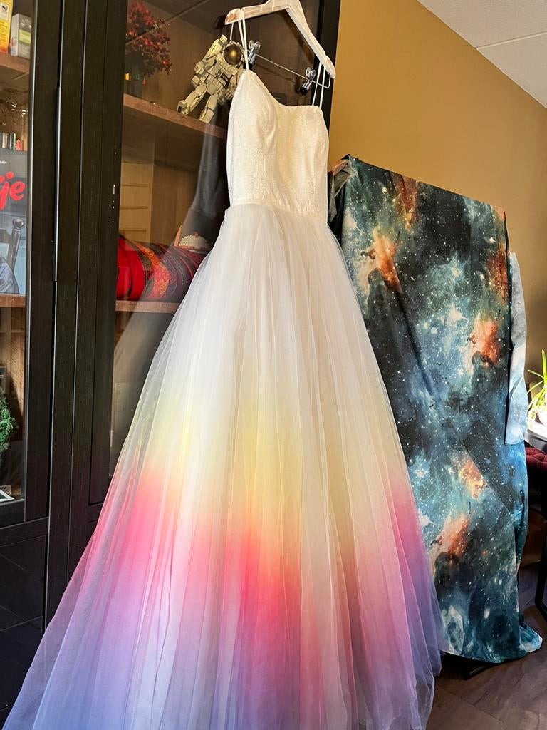 Bruidsjurk met tule , dyedip regenboog, fairy, fantasy, xs, Ophalen, Zo goed als nieuw, Overige kleuren, Trouwjurk