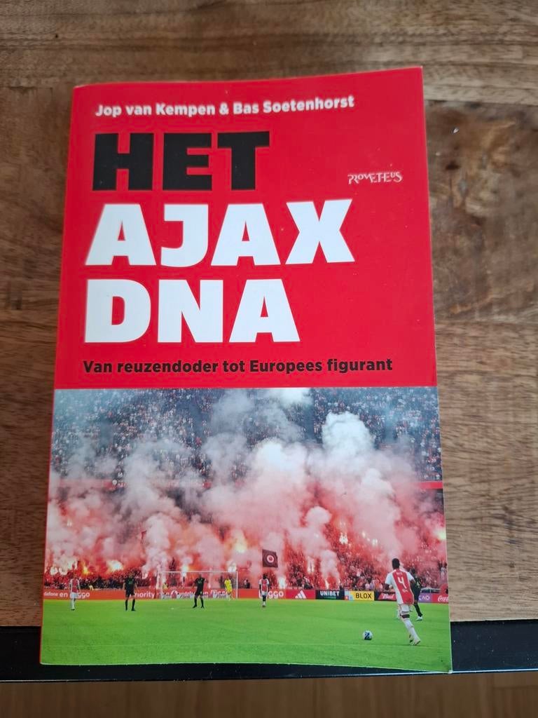Bas Soetenhorst - Het Ajax-DNA, Boeken, Ophalen of Verzenden, Zo goed als nieuw, Bas Soetenhorst; Jop van Kempen, Sport