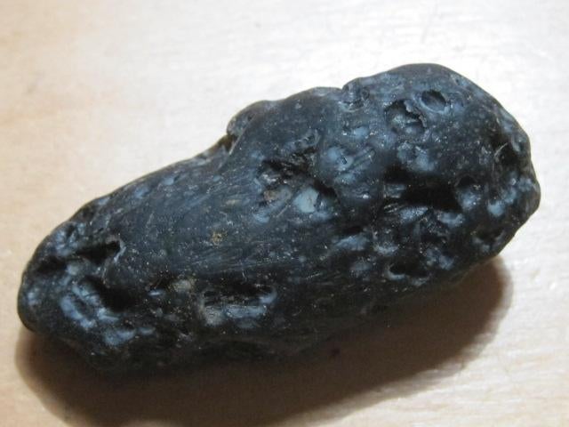 min. 5x ruwe edelsteen TEKTIET (TECTIET)(1), Verzenden, Mineraal