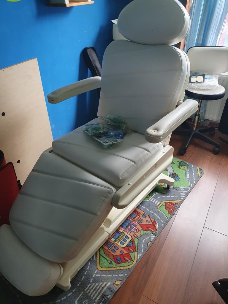 Behandelstoel hydraulische voetpomp, Ophalen of Verzenden, Gebruikt, Massagetafel