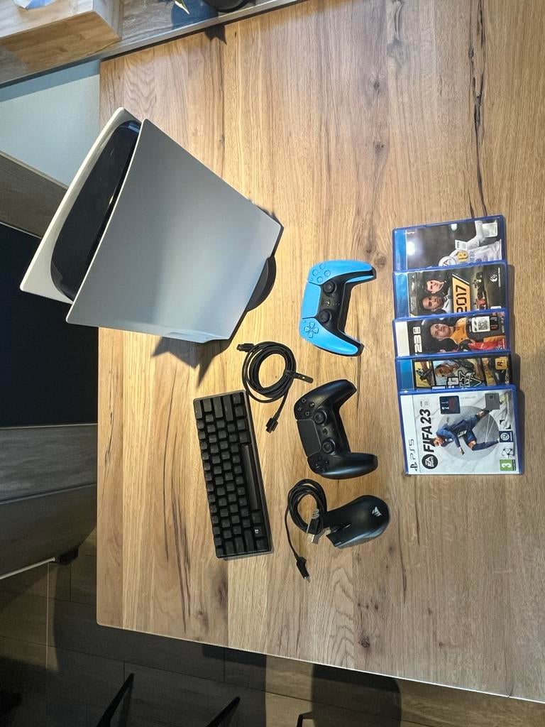 PlayStation 5 + toetsenbord en draadloze muis, Ophalen, Gebruikt