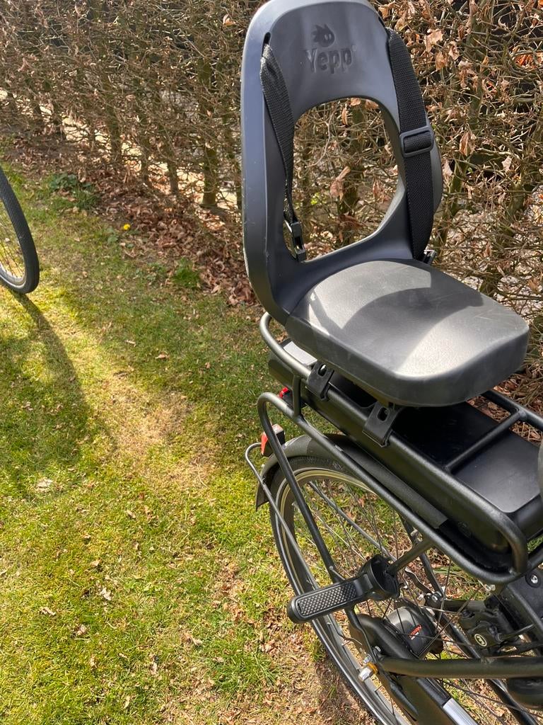 Thule Yepp junior incl. voetsteunen, Fietsen en Brommers, Fietsaccessoires | Fietsstoeltjes, Achterzitje, 15 t/m 36 kg, Ophalen of Verzenden
