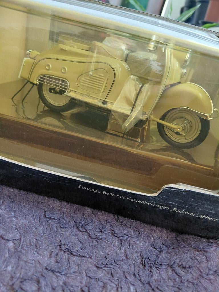 Zündapp Bella met zijkoffer - Schuco - Org verpakking, Overige merken, Nieuw, Ophalen of Verzenden, Groter dan 1:32
