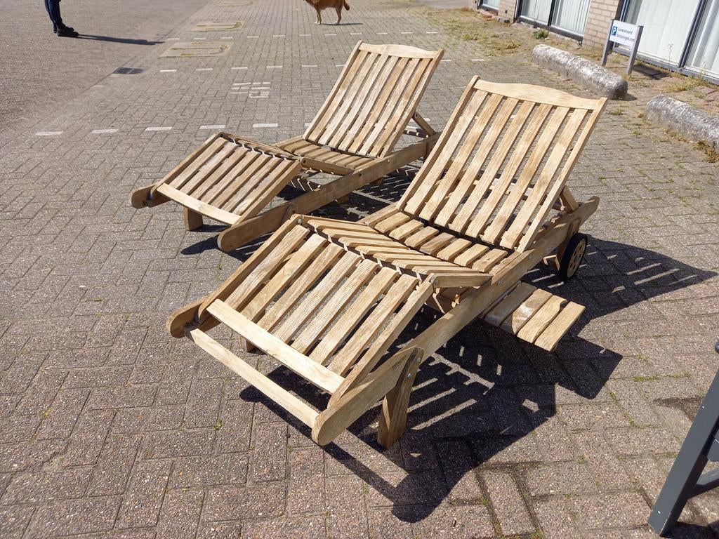 Twee verstelbare teakhouten ligstoelen met wielen, Ophalen, Gebruikt, Teakhout, Verstelbaar