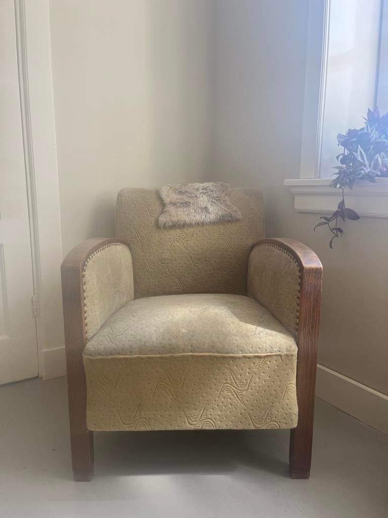 Vintage fauteuil met houten armleuningen, Ophalen