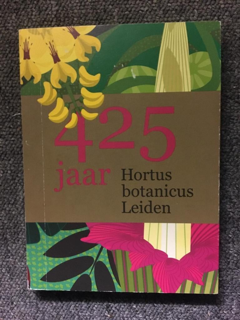 Hortus Botanicus Leiden 425 jaar ; G.A. Van Uffelen, Ophalen of Verzenden, Gelezen, G.A. Van Uffelen