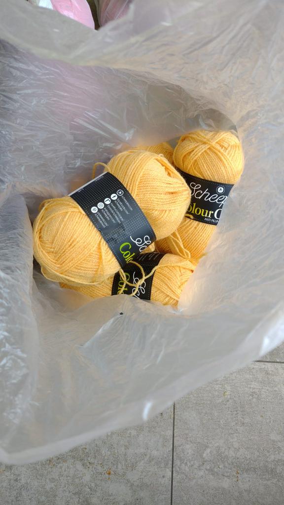 Color craft geel, Hobby en Vrije tijd, Breien en Haken, Ophalen of Verzenden, Zo goed als nieuw, Breien of Haken, Wol of Garen