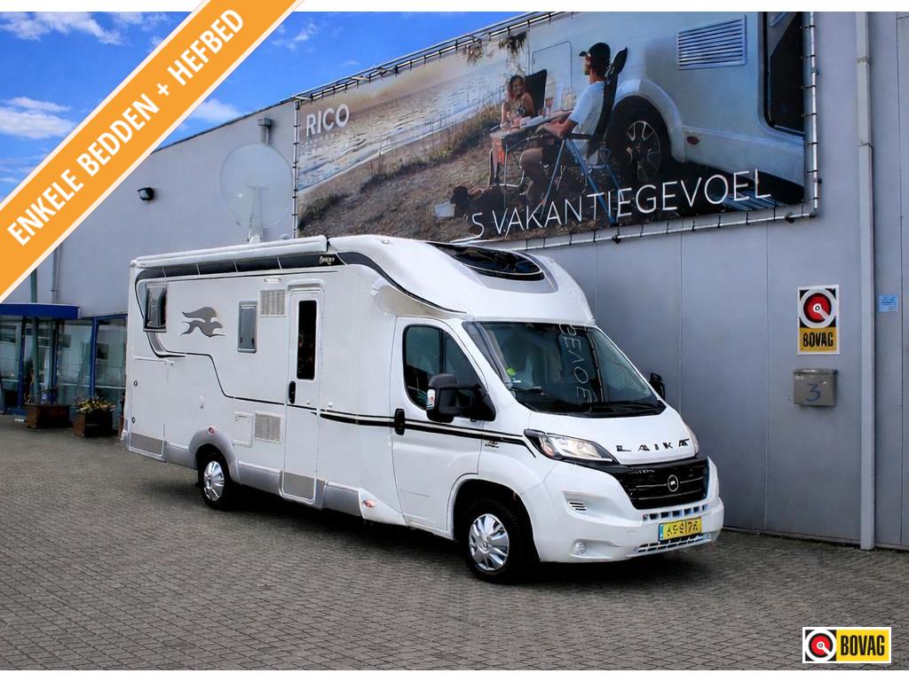 Laika Ecovip 409 Lengtebedden / Hefbed/ Zonnepaneel, Caravans en Kamperen, Campers, Bedrijf, tot en met 4, Half-integraal, Laika