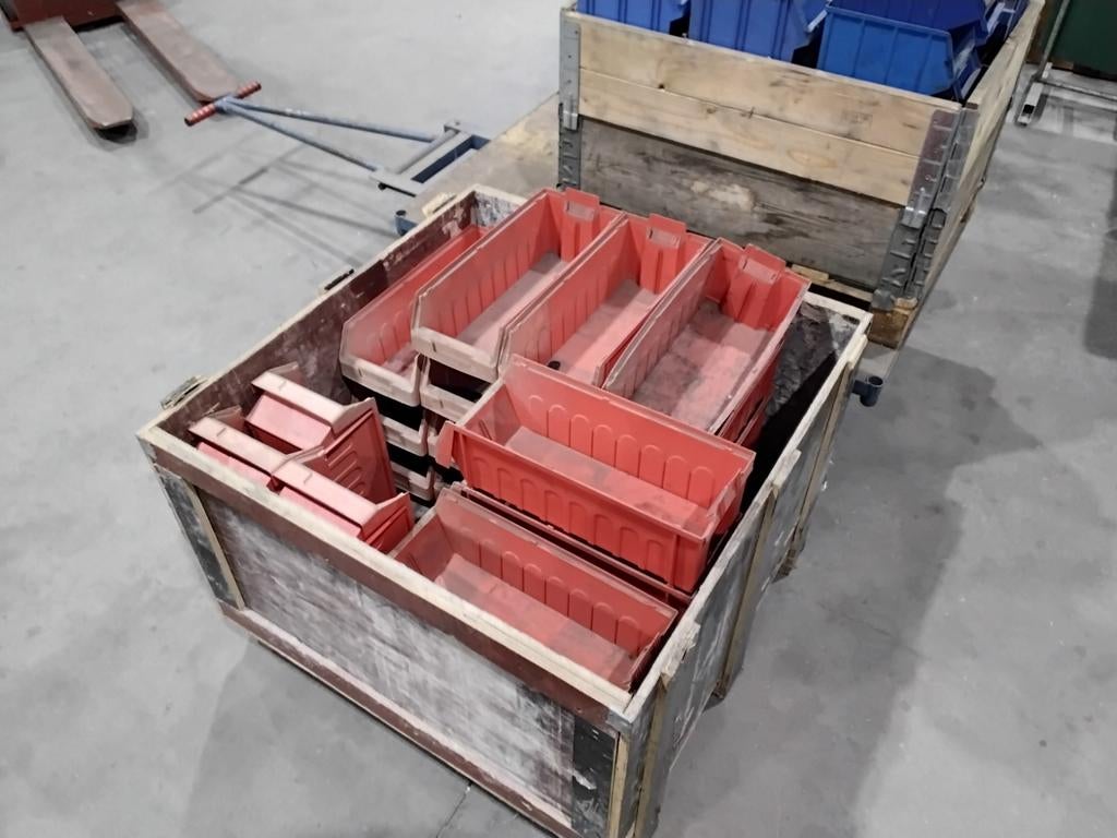 Diverse stapelbakken - Ideaal voor opslag en organisatie, Doe-het-zelf en Verbouw, Kratten en Dozen, Ophalen, Gebruikt, Minder dan 50 cm