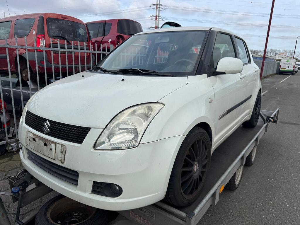 Suzuki Swift 1.3 Shogun 2007 veel onderdelen voorradig, Auto-onderdelen, Gebruikt, -, -, Ophalen of Verzenden