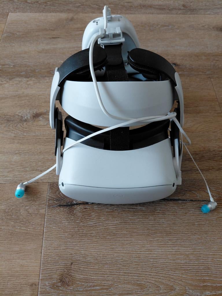 Oculus Quest 2 met Elite Strap, oortjes en extra batterij, Spelcomputers en Games, Ophalen of Verzenden, Zo goed als nieuw, VR-bril