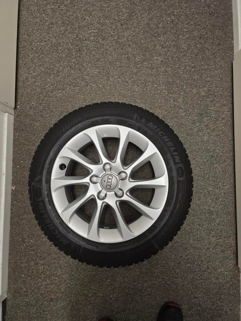 Audi velgen met winterbanden 205/55 R16, Ophalen, 16 inch, 205 mm, Winterbanden
