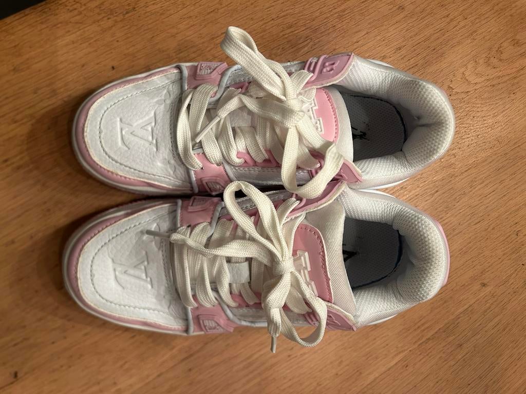 Roze Louis Vuitton Sneakers Trainers Maat 37, Kleding | Dames, Schoenen, Ophalen of Verzenden, Roze, Sneakers of Gympen, Zo goed als nieuw